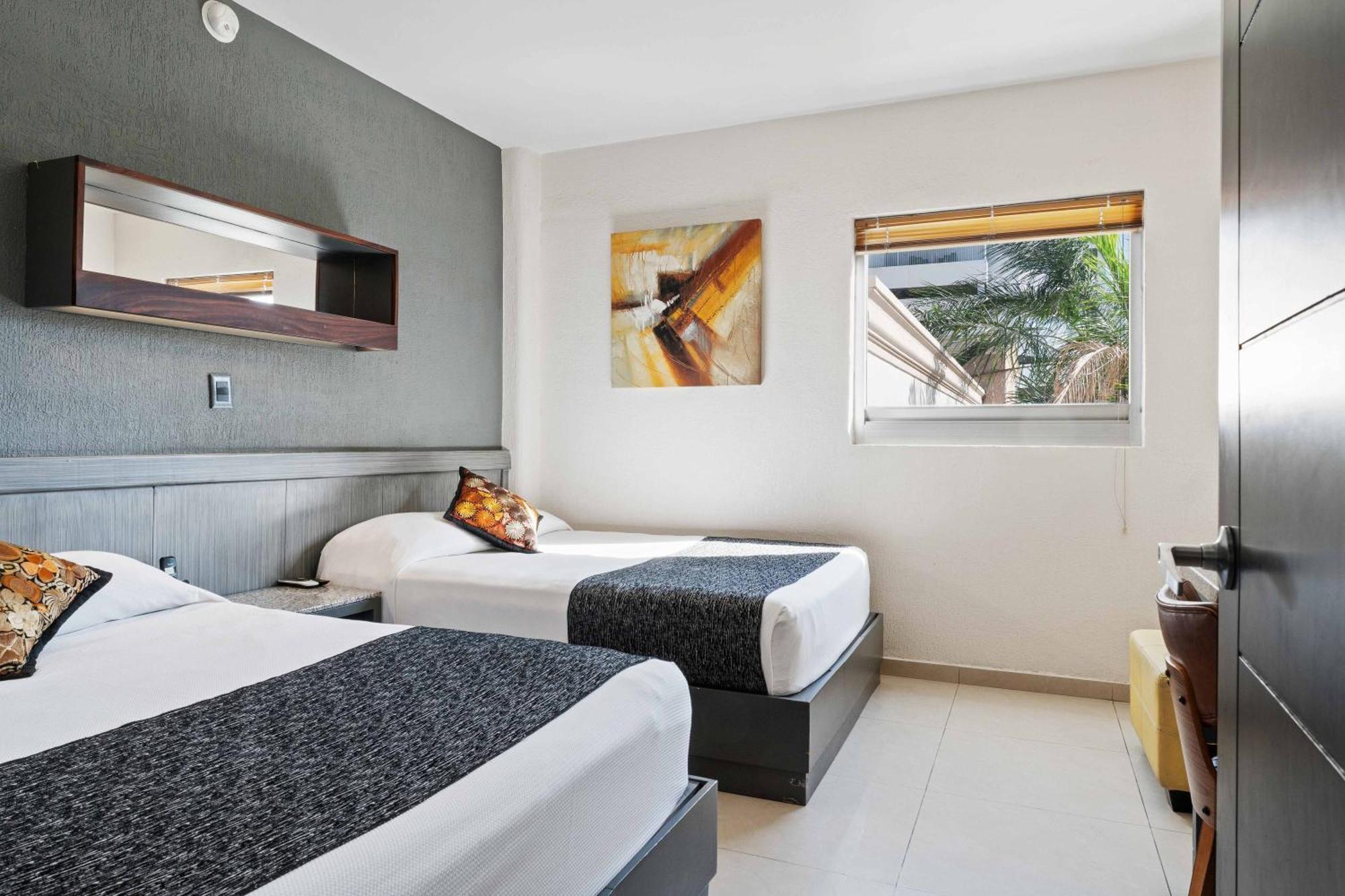 Homesuites Zaragoza คูเลียคัน ภายนอก รูปภาพ
